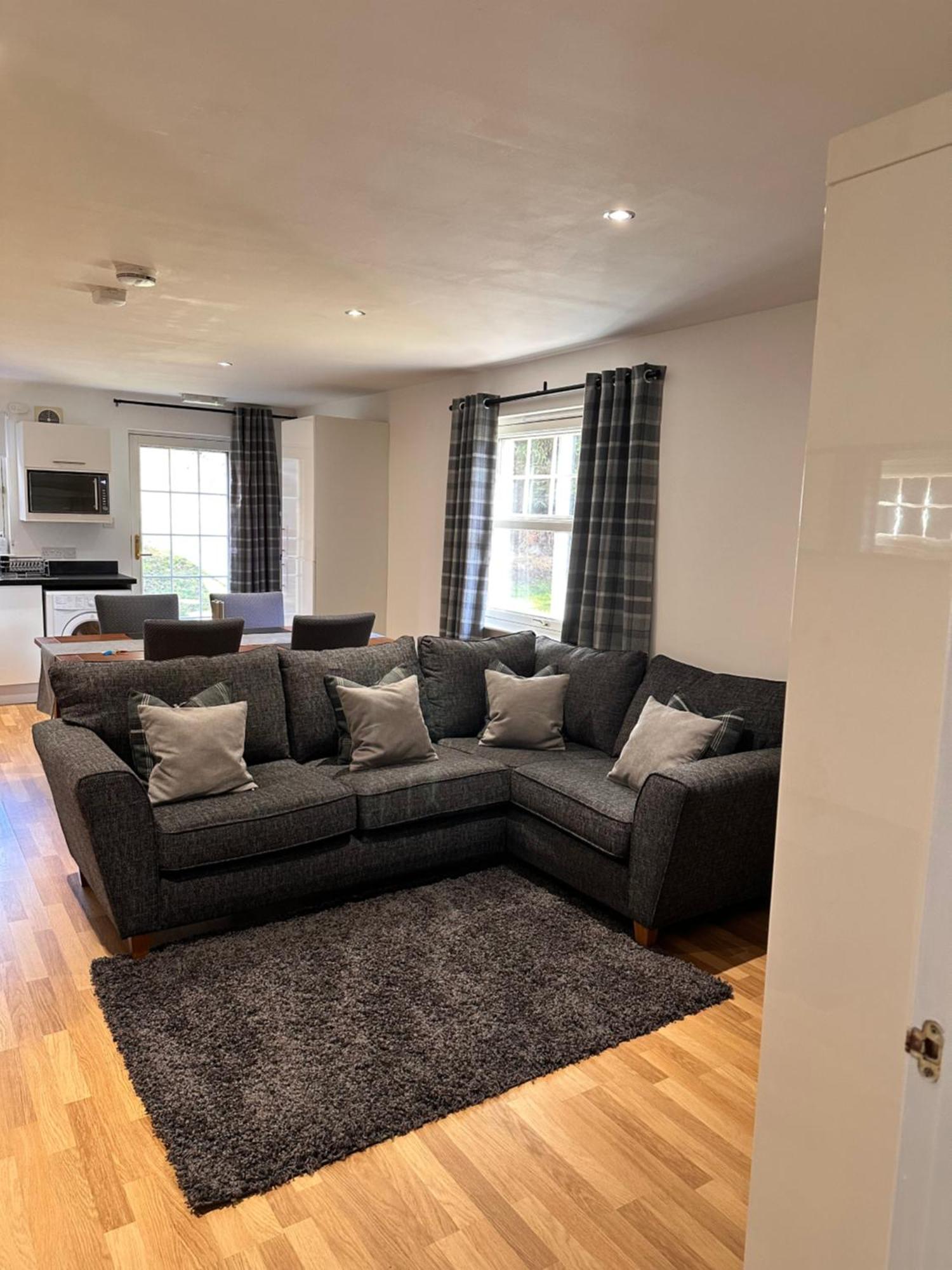 Apartment In Queens Court, Banchory Inchmarlo Exterior foto